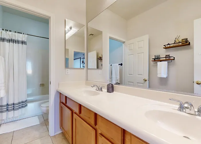 Holiday home Hot Tub & Game Room: Poolside Paradise In Phoenix!