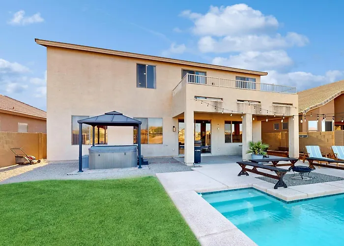Hot Tub & Game Room: Poolside Paradise In Phoenix! Phoenix