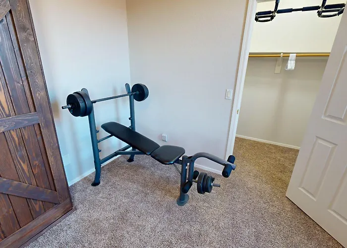 Hot Tub & Game Room: Poolside Paradise In Phoenix! Holiday home