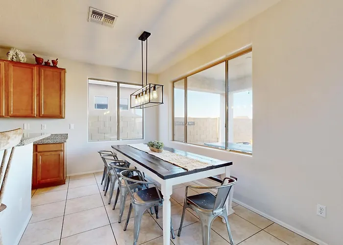 Hot Tub & Game Room: Poolside Paradise In Phoenix! Holiday home Phoenix