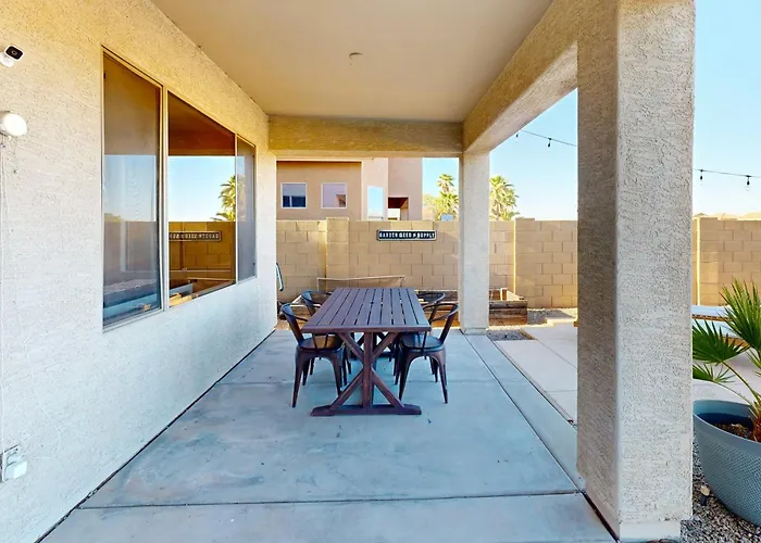 Hot Tub & Game Room: Poolside Paradise In Phoenix! Holiday home *
