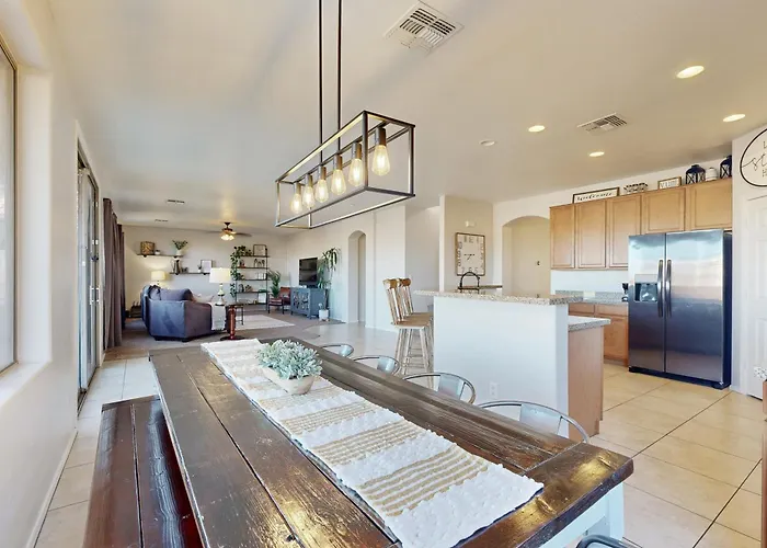 Hot Tub & Game Room: Poolside Paradise In Phoenix! Phoenix