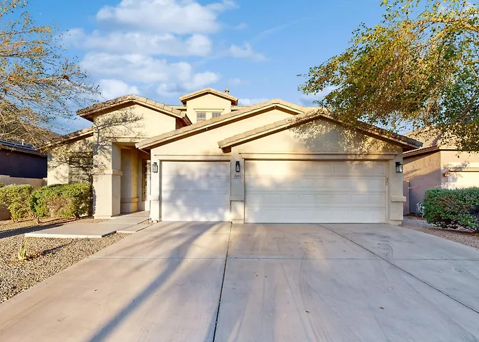 Hot Tub & Game Room: Poolside Paradise In Phoenix! Holiday home *